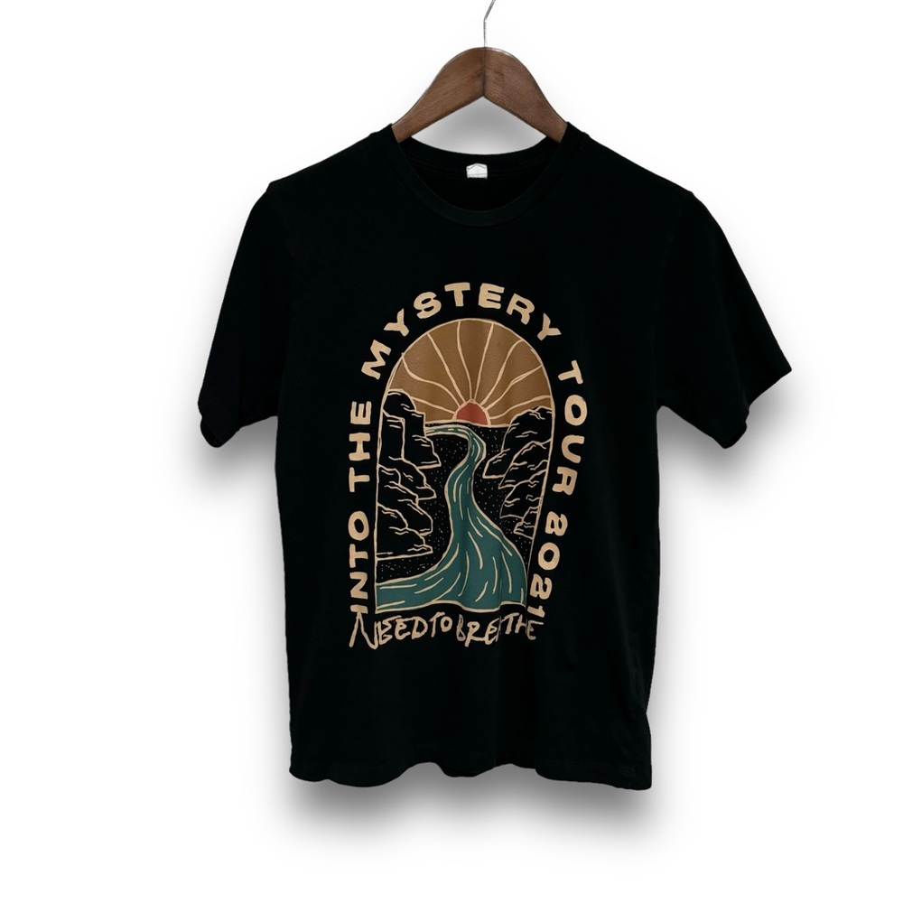 Need To Breath Unisex 2021 Into The Mystery Tour Band Black T-Shirt Size S 18x26